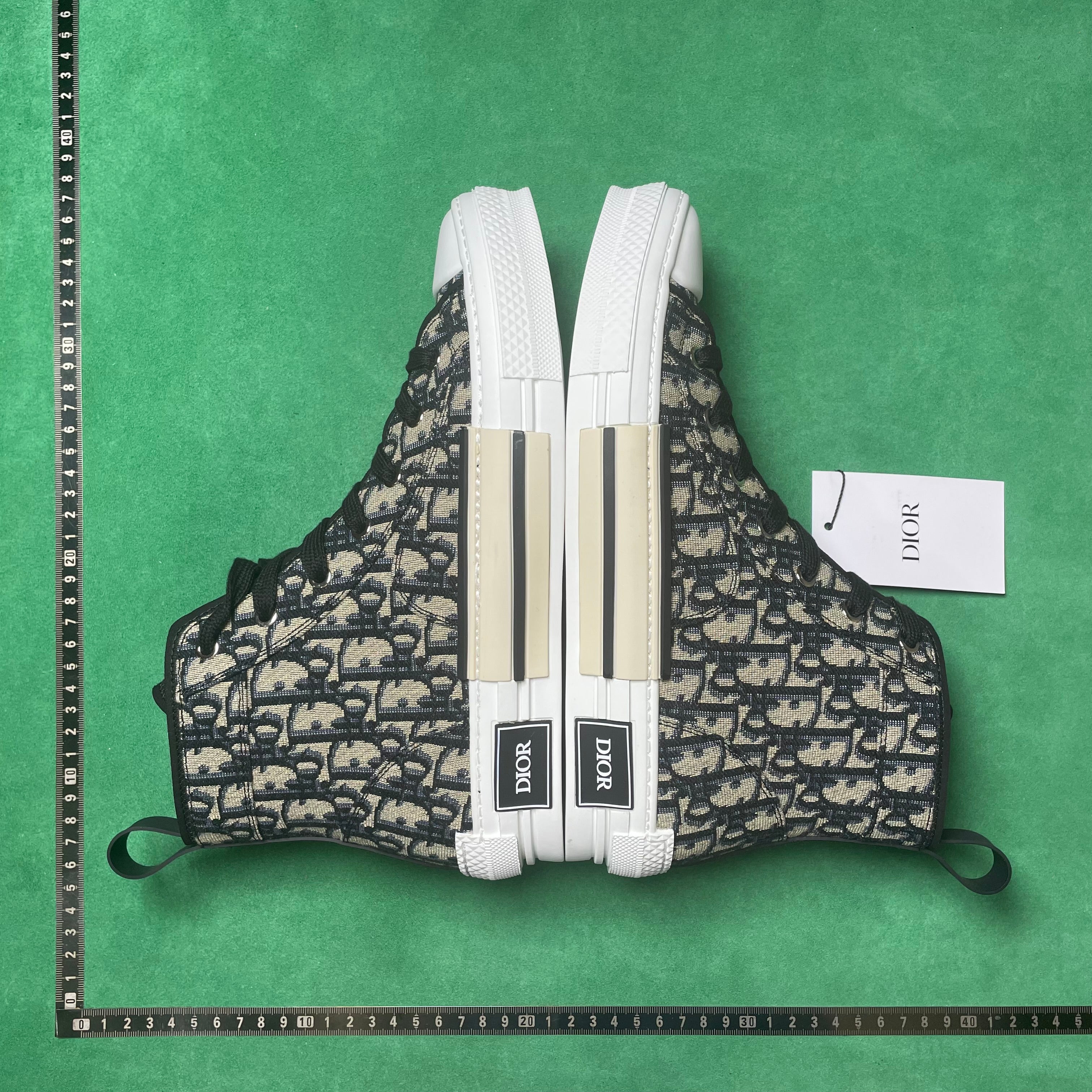 Dior B23