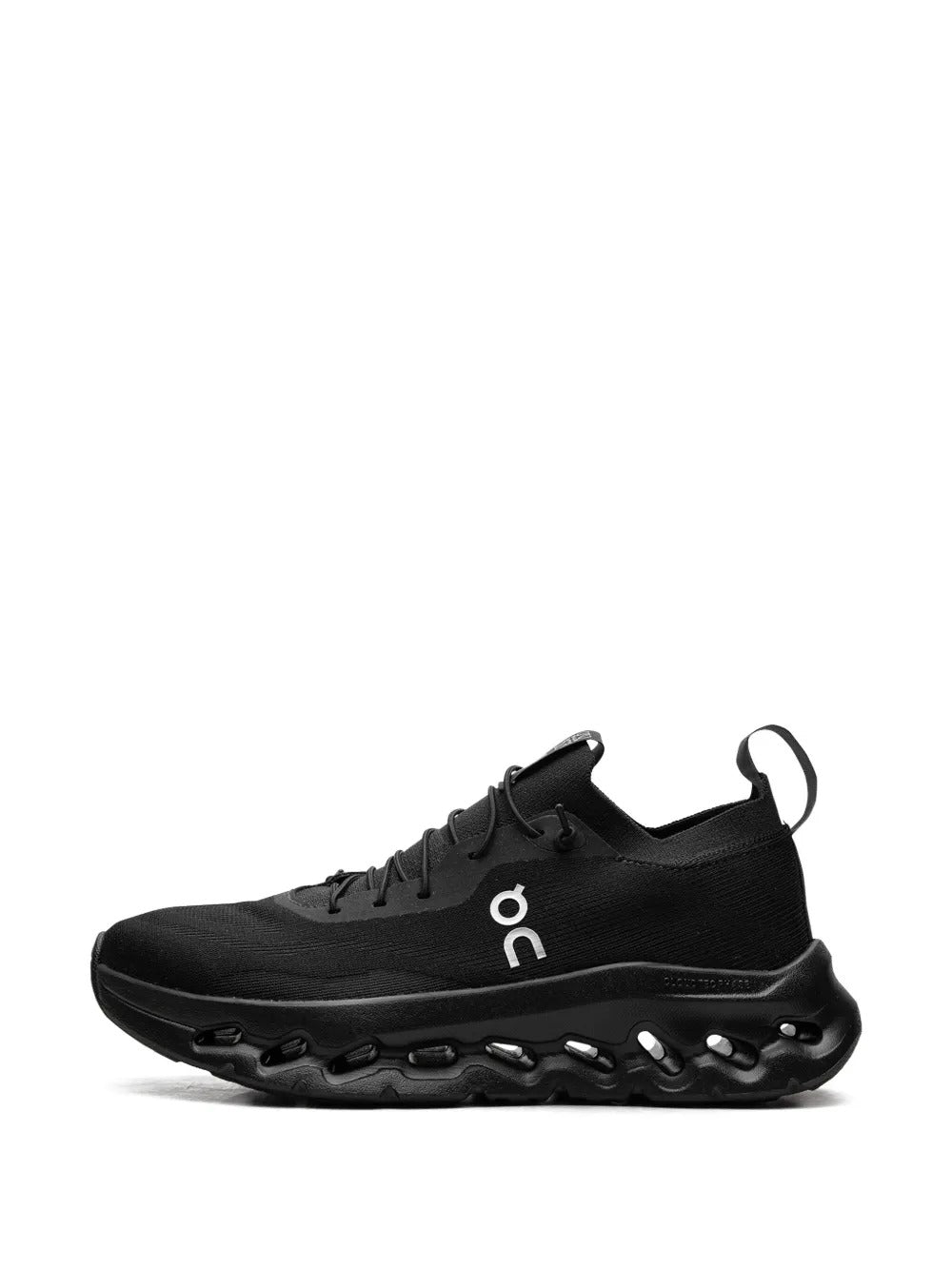 On tenis Cloudtilt All Black de On Running x Loewe