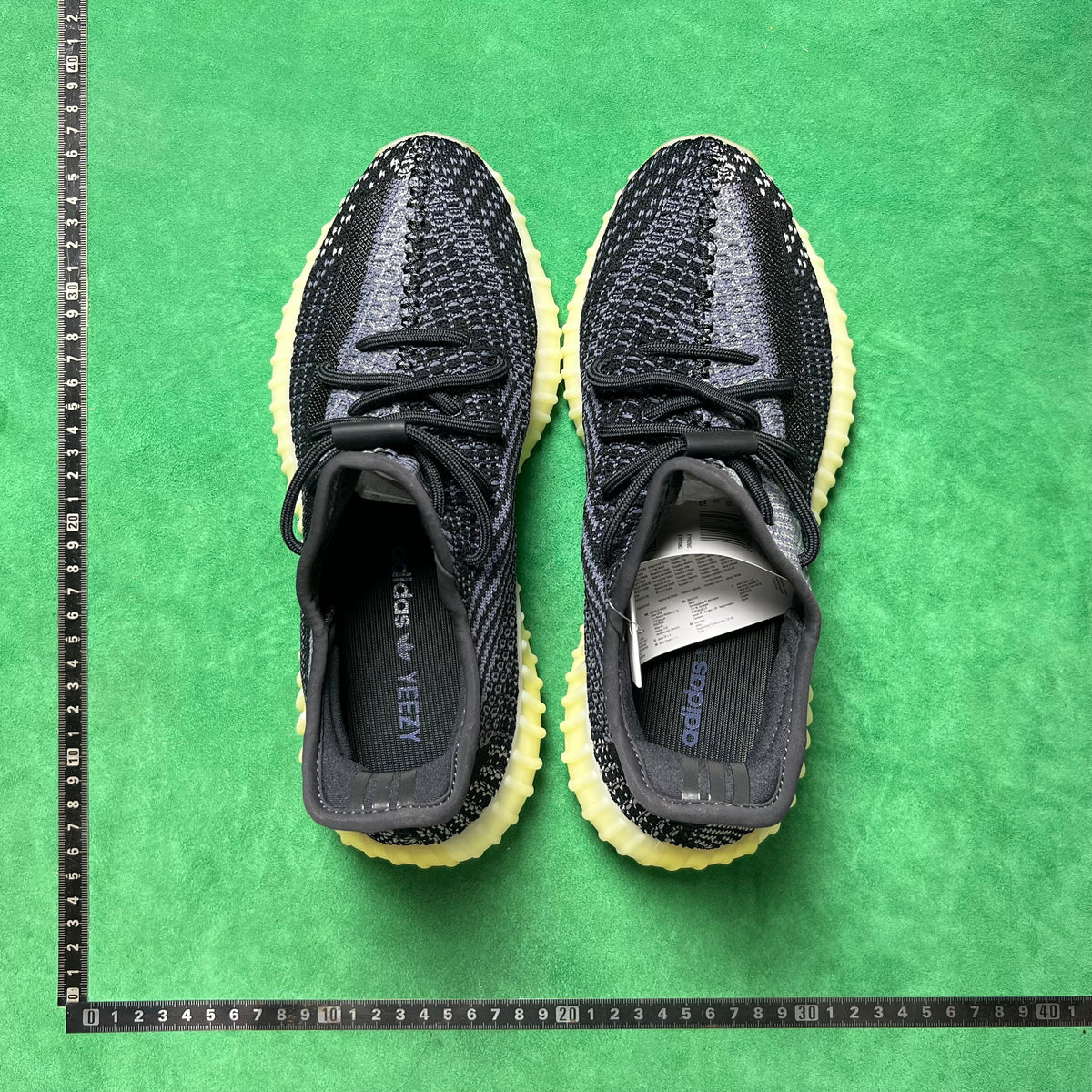 Yeezy Boost 350 V2 carbon