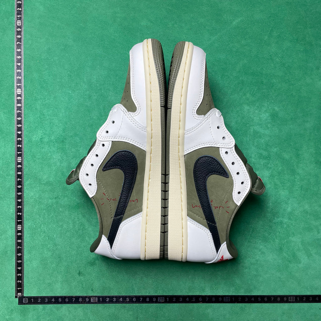 Travis Scott x Air Jordan 1 Low OG