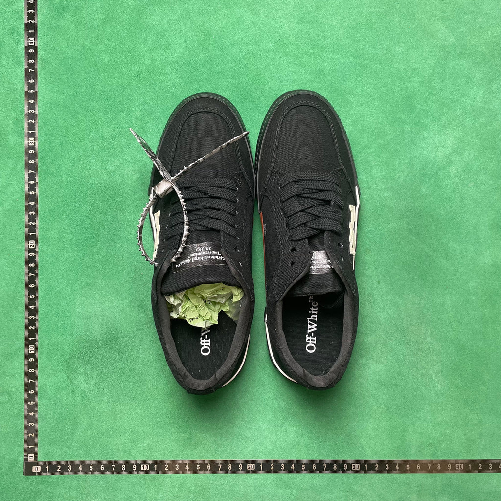 Off White Vulcanized - black
