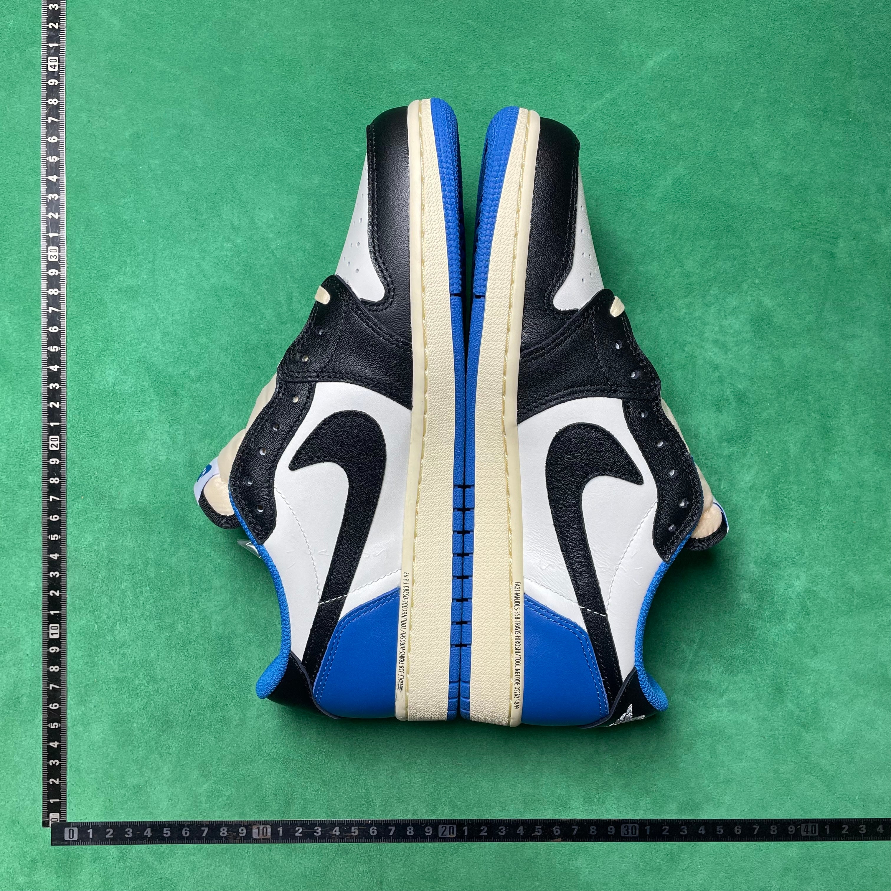 Jordan 1 Low OG SP de Jordan x Travis Scott "Fragment"