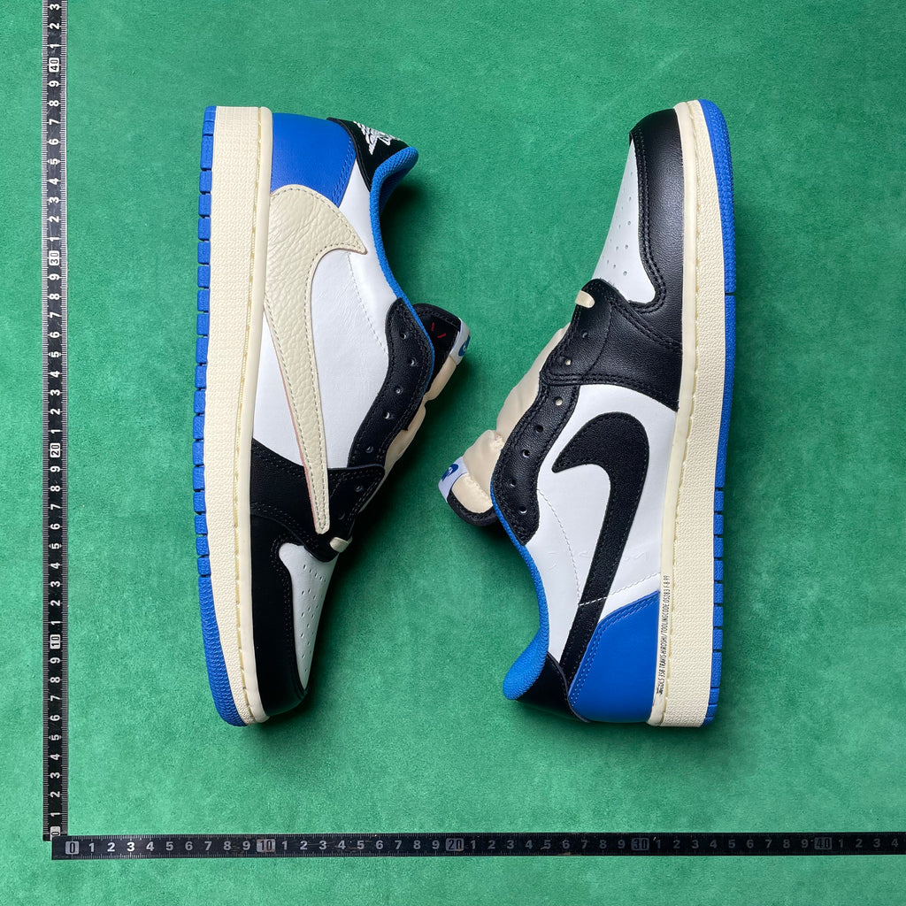 Jordan 1 Low OG SP de Jordan x Travis Scott "Fragment"
