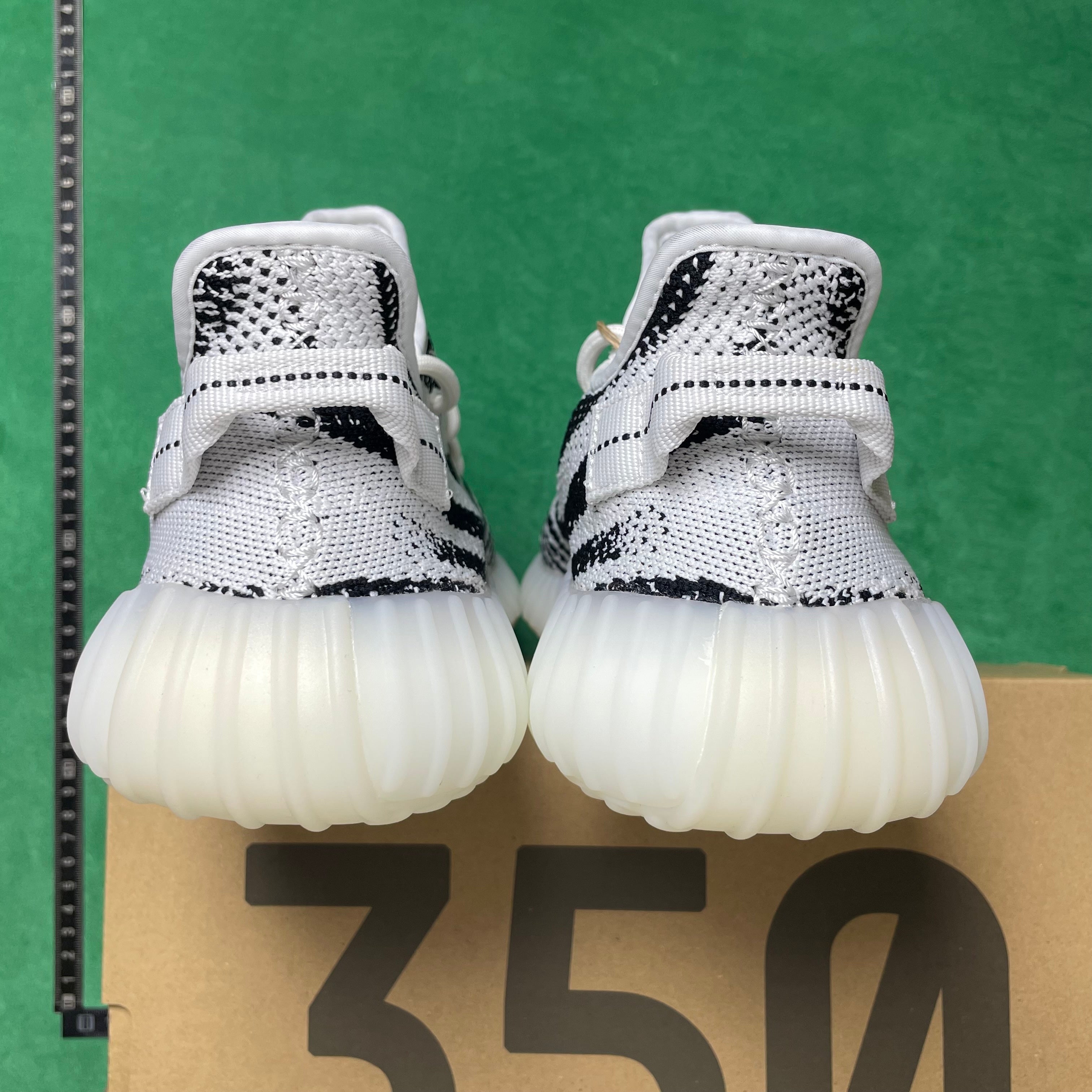 Yeezy Boost 350 VZ - Zebra