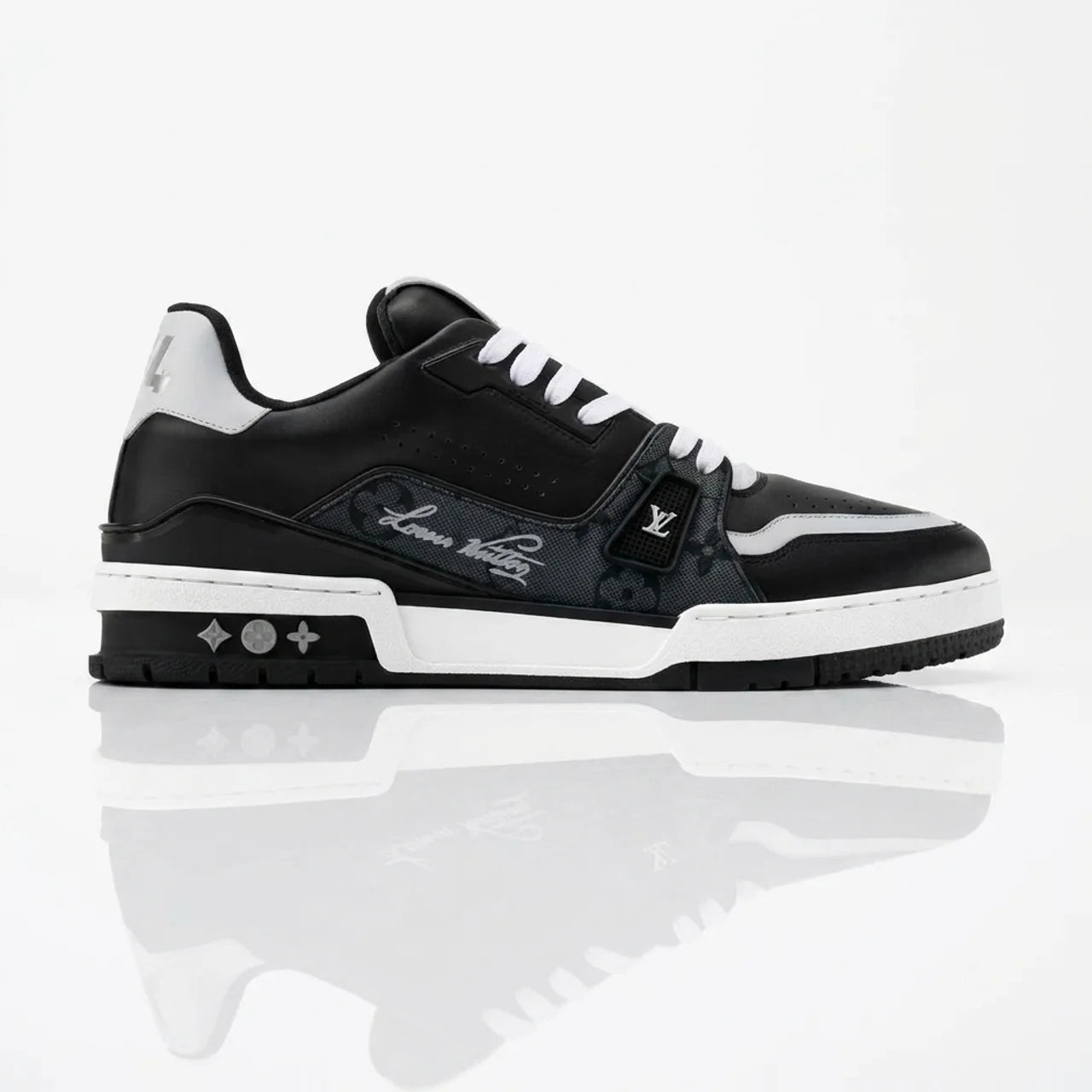 LV trainer Monogram - Black