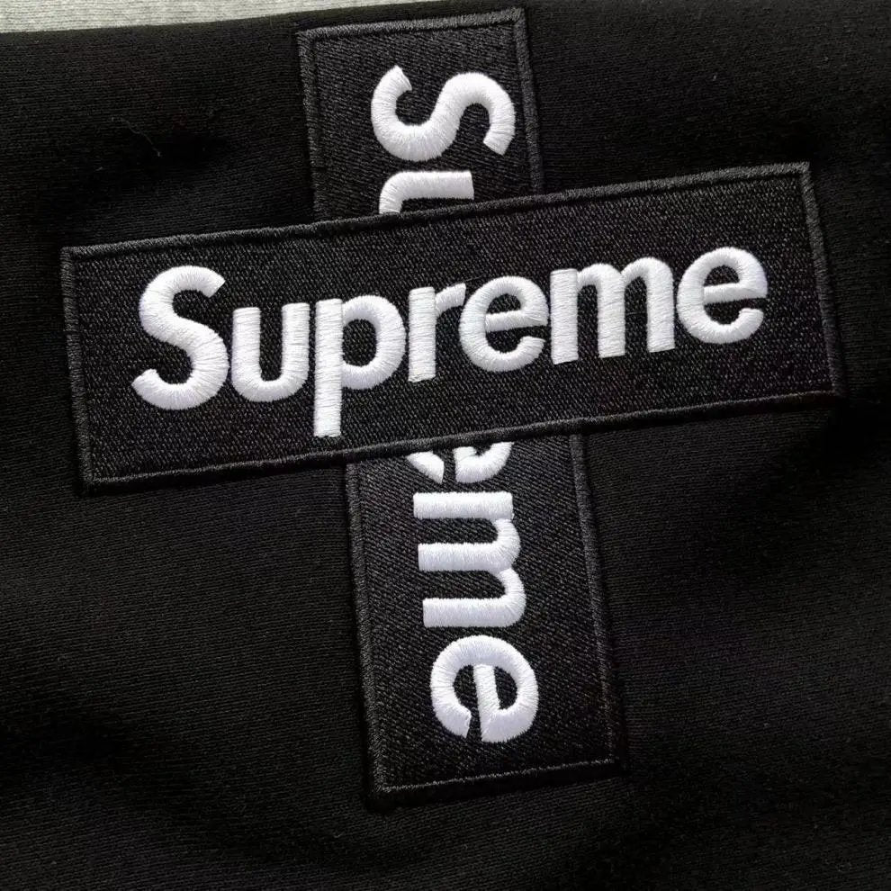 Supreme Box Logo